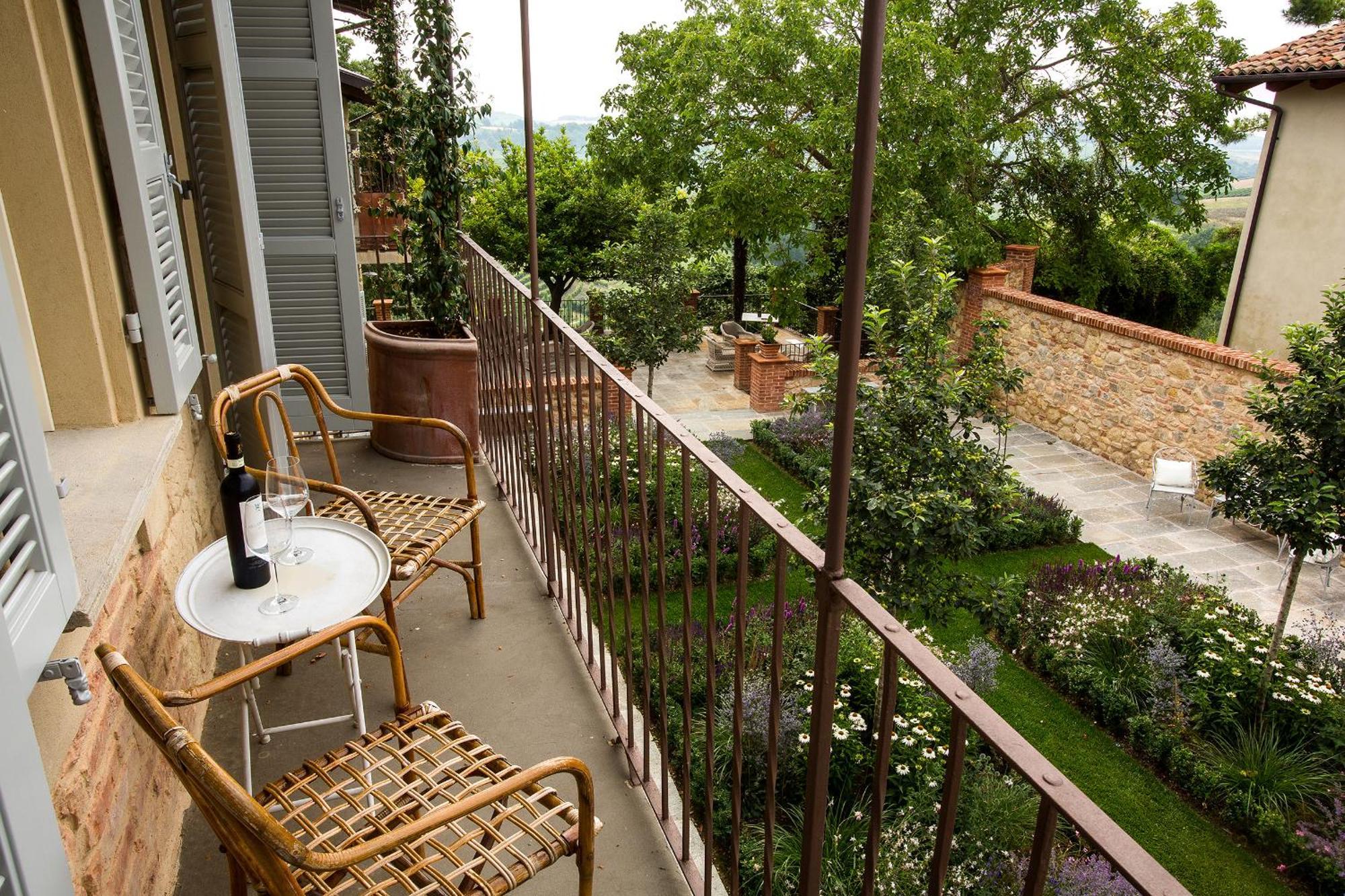 Relais Di Tenuta Santa Caterina B&B Grazzano Badoglio Rum bild